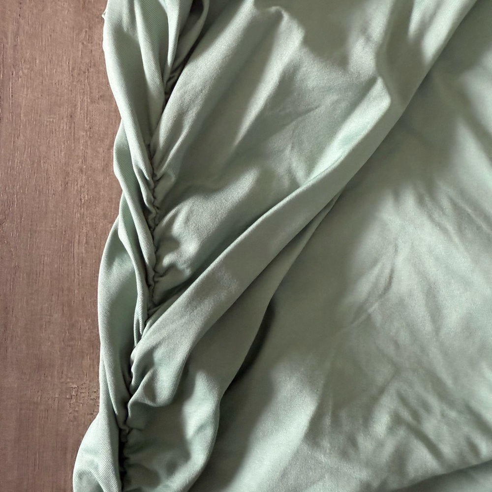 Beautiful Green One-Shoulder Ruched Dress NWT - Picture 9 of 9